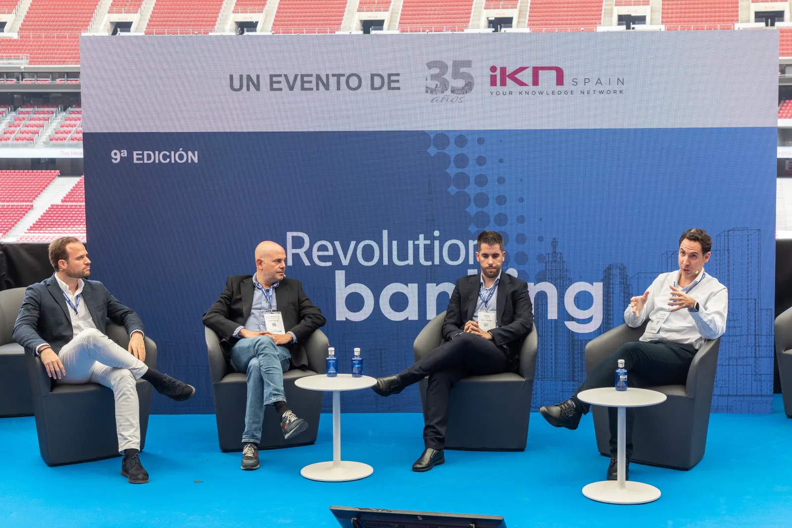 fotografia de mesa redonda